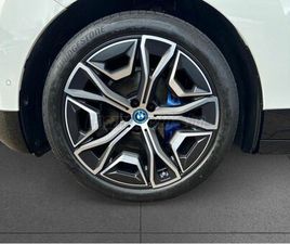 BMW IX XDRIVE40 74,1KWH FULL EXTRA SKY LOUNGE 360 KAMERA MASSAGE MEMÓRIÁS ÜLÉSEK ÜLÉSHŰTÉS GARANCIÁLIS