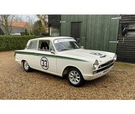 1965 LOTUS CORTINA BLANC MANUEL, 4 VITESSES CONDUITE À DR...