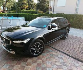 AUTO VOLVO V90 CROSS