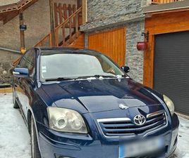 VENDS TOYOTA AVENSIS