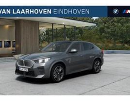 BMW IX2 EDRIVE20 M SPORT / SPORTSTOELEN / ACHTERUITRIJCAMERA — BMW — MARKTPLAATS
