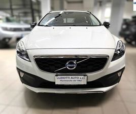 VOLVO V40 CROSS COUNTRY D2 VOLVO V40 CROSS COUNTRY D2