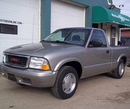 GMC SONOMA 2002 GMC SONOMA SLS 5 SPEED 2 WHEEL DRIVE ONLY 50 K MILES