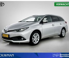 TOYOTA AURIS TOURING SPORTS 1.8 HYBRID EXECUTIVE | PANORAMADAK |