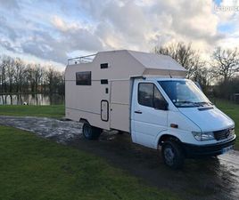 VEHICULE AMENAGE CAMPING CAR