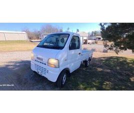 #45 2000 SUZUKI CARRY 4X4. ONLY 13,700 MILES