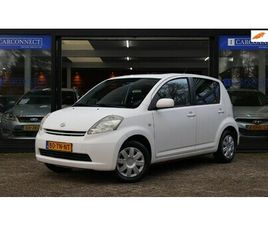 DAIHATSU SIRION 2 - 1.0-12V TREND|NAP|DAKJE|TR.HAAK|NL-AUTO
