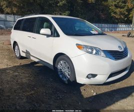 TOYOTA SIENNA 3.5L XLE 8 PASSENGER