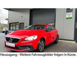 VOLVO V40 CROSS COUNTRY MOMENTUM AWD AUTOMATIK