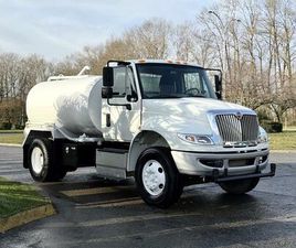 USED 2017 INTERNATIONAL 4300 2,000 GALLON WATER TANKER TRUCK