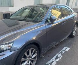 BELLE LEXUS IS300H LUXE ANNÉE MODÈLE 2014