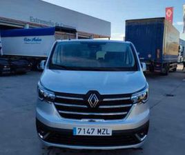 RENAULT - TRAFFIC RED COMBI AUTOMÁTICA