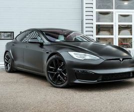 TESLA MODEL S TRI-MOTOR PLAID 1020CH | INTÉRIEUR BLANC • VOLANT YOKE • JANTES ARACHNID 21” • COVERING NOIR MAT NEUF