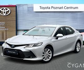 TOYOTA CAMRY COMFORT 2,5 HYBRID. NISKI PRZEBIEG. KAMERA COFANIA. VAT 23%