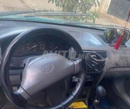 TOYOTA STARLET ESSENCE MANUELLE 1999 À SALÉ