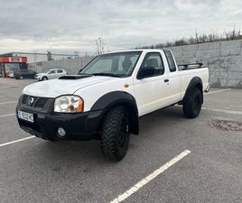 NISSAN NP300