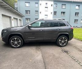 JEEP CHEROKEE OVERLAND BJ 2021 GRAU LEDERSITZE