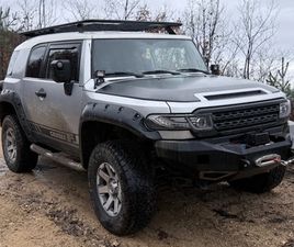 TOYOTA FJ CRUISER