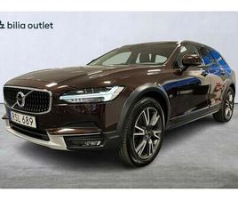 D4 AWD PRO EDITION MOMENTUM 190HK / DRAG VÄRMARE NAVI