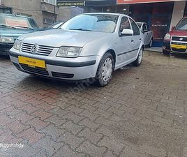 VOLKSWAGEN BORA 1.6 TRENDLINE