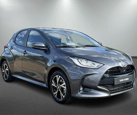 TOYOTA YARIS 1.5 HYBRID BLACK EDITION 115PK | STOEL EN STUUR VERWARMING.