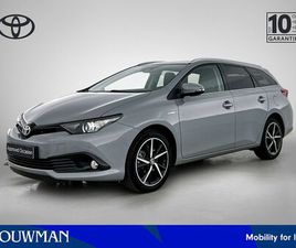 TOYOTA AURIS TOURING SPORTS - 1.8 HYBRID BLACK EDITION | NL DEALERONDERHOUDEN | PDC | TREKHAAK |