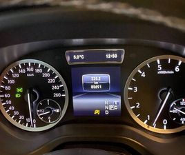 HAT ÉS 1/4 ÉVES KEVESET FUTOTT INFINITI Q30S ELADÓ