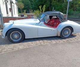 TRIUMPH TR3 TRIUMPH TR3A - 1960