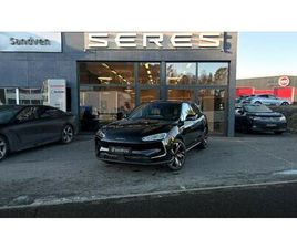 PREMIUM SUV AWD SVART/IVORY