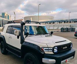 TOYOTA FJ CRUISER