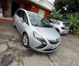 VOITURE ACHETER NEUVE BIEN ENTRETENUE 8000 NÉGOCIABLE