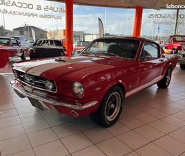 FORD MUSTANG FASTBACK 289 CI V8 1965 ROUGE BANDES BLANCHES