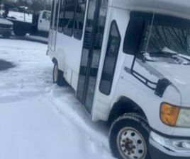 FORD E350 04 FORD E 350 SHUTTLE BUS WITH (WHEELCHAIR LIFT)