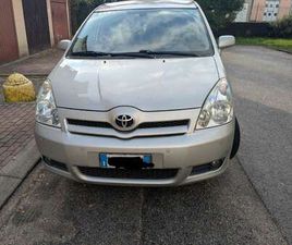 TOYOTA COROLLA VERSO