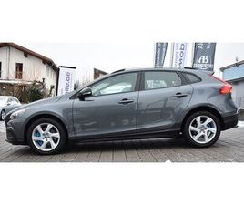 VOLVO V40 CROSS COUNTRY MOMENTUM AWD
