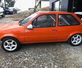 FORD FIESTA XR2I RALLYEFAHRZEUG MIT GESCHWEIßTEN KÄFIG