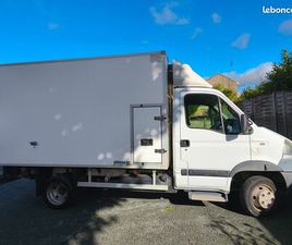 RENAULT MASCOTT VENDS RENAULT MASCOTT