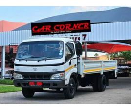 2005 TOYOTA DYNA 6-105 4 TON DROPSIDES