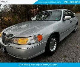 2000 LINCOLN TOWN CAR - FINANCING AVAILABLE!