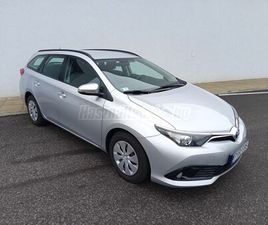 TOYOTA AURIS TOURING SPORTS TOYOTA AURIS TOURING SPORTS 1.33 LIVE SZERVIZKÖNYVES.1TULAJ