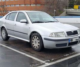 SKODA OCTAVIA 1.6 AMBIENTE COMBI 102 CV