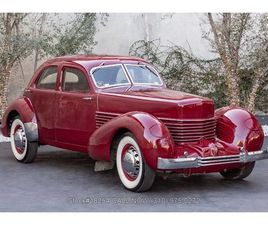1936 CORD 810 - SEDAN
