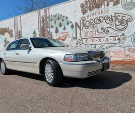 PRISTINE LINCOLN TOWNCAR SIGNATURE SERIES 98K MILES