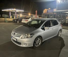 TOYOTA AURIS