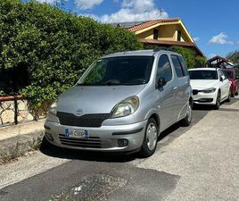YARIS VERSO 2001