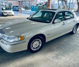 2000 LINCOLN TOWN CAR CARTIER 70,000 ORIGINAL MILES/GARAGE KEPT!