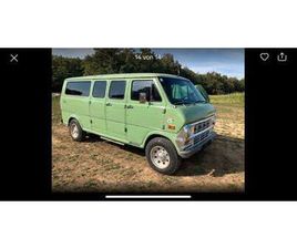 FORD ECONOLINE CUSTOM CLUB WAGON