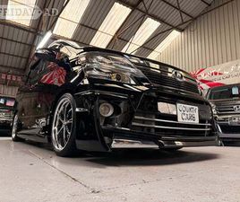 TOYOTA VELLFIRE 2012