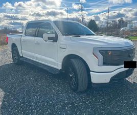 2023 FORD LIGHTNING LARIAT SUPERCREW - LOW MILEAGE!