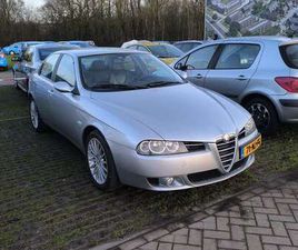 1.8 TWIN SPARK DISTINCTIVE